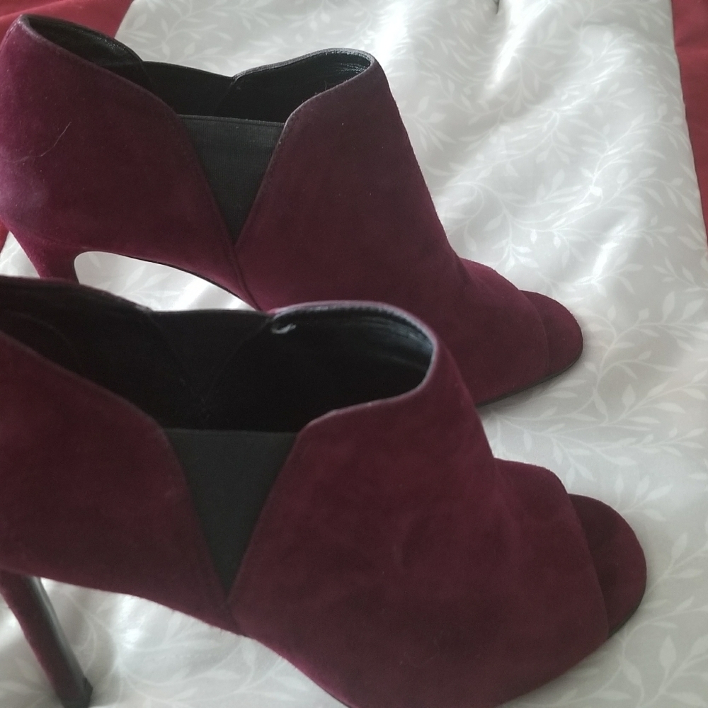 Prada Milano burgandy heels authentic worn once